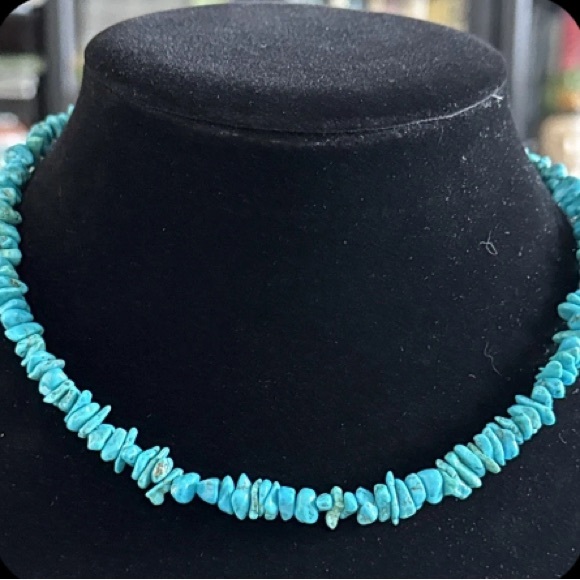 Jewelry - Vintage Navajo Turquoise Chip Necklace